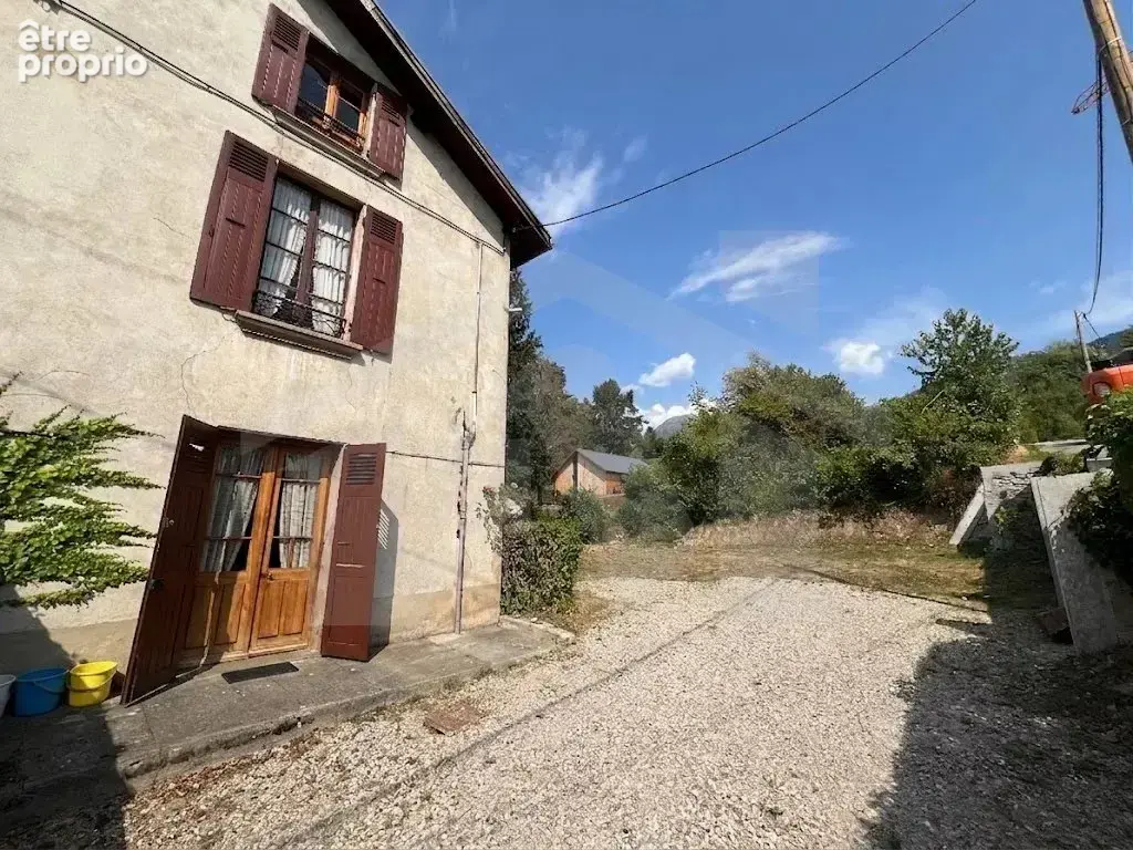 Maison de caractère à rénover + terrain constructible -- Sain - photo 12