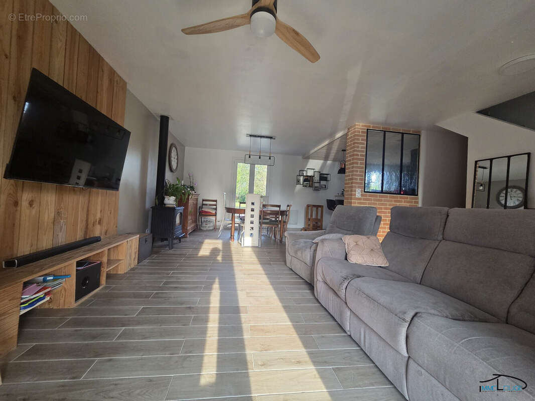 Maison à LIVINHAC-LE-HAUT