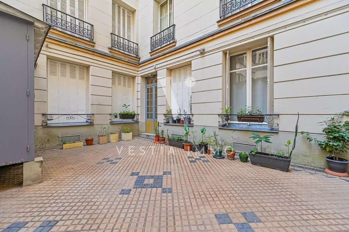 Appartement à PARIS-17E