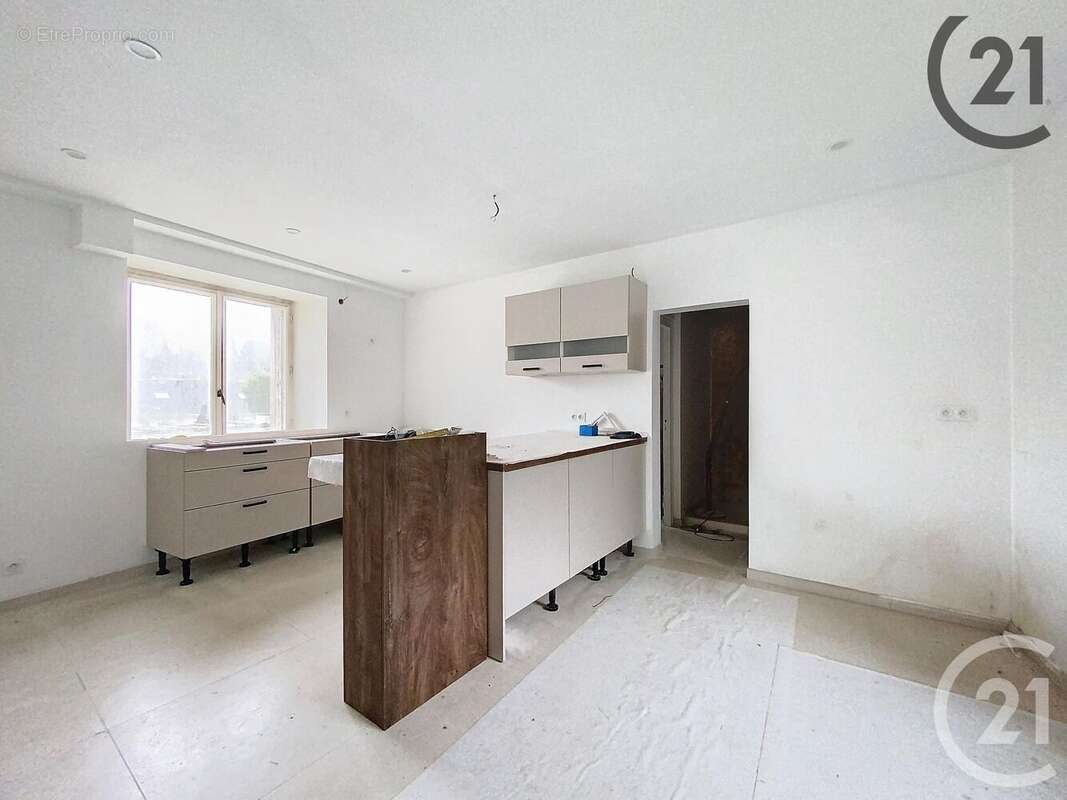 Maison à CHALAUTRE-LA-PETITE