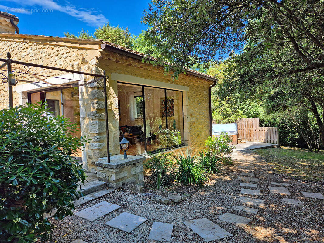 Maison à MONTELIMAR