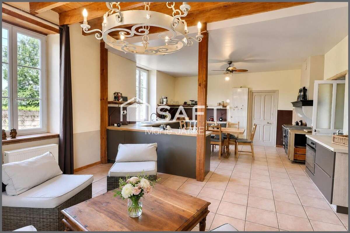 Maison 200 m² à Dolomieu  - photo 2