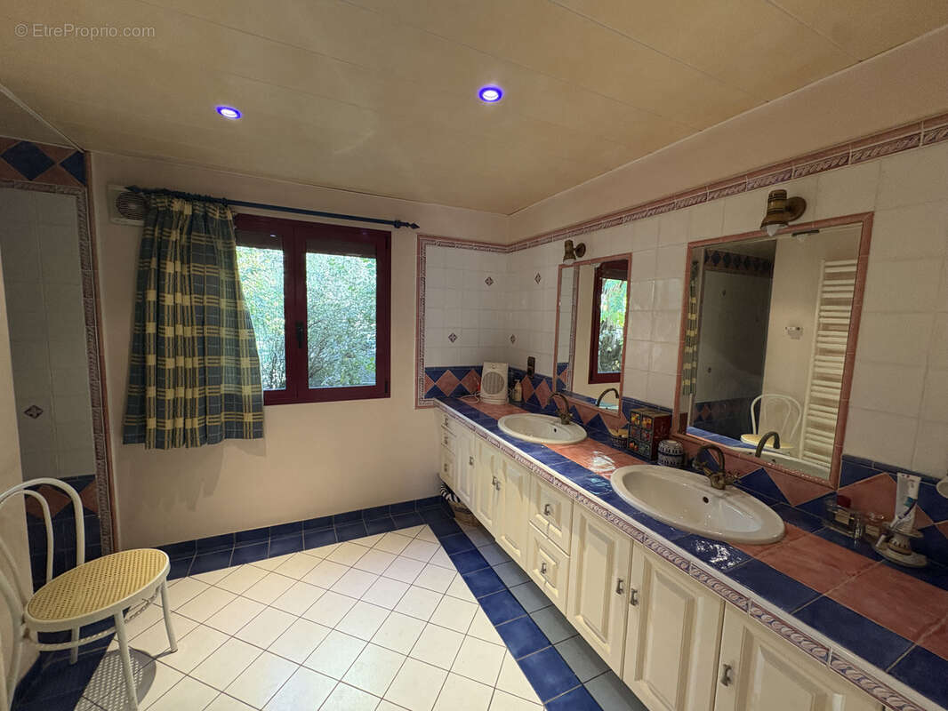 Maison à MARNHAGUES-ET-LATOUR