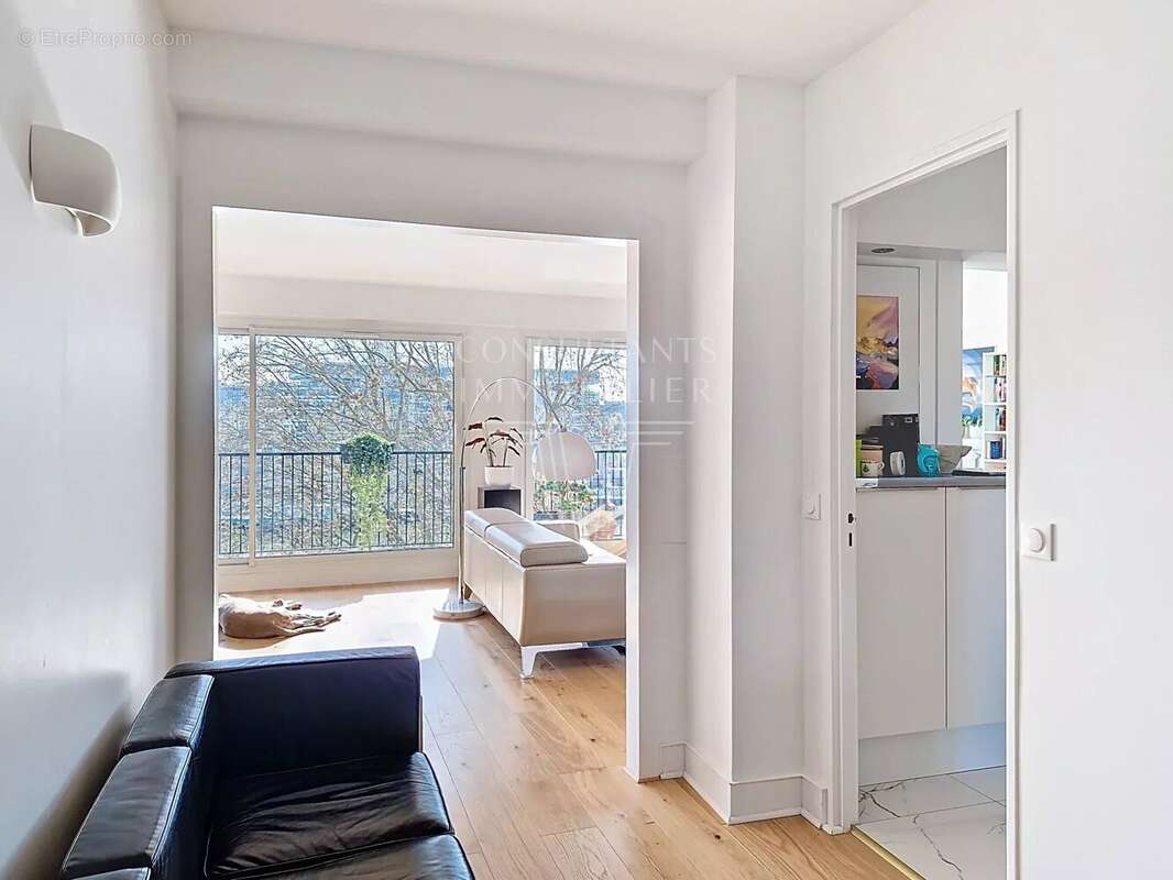 Appartement à PARIS-16E
