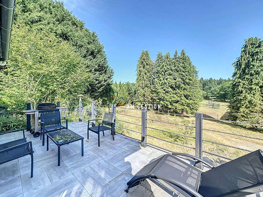 Maison à COMPREIGNAC