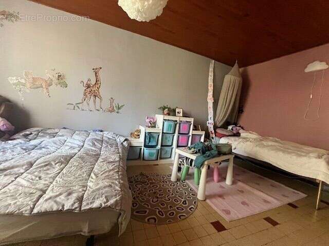 Appartement à FONTAINES-SAINT-MARTIN