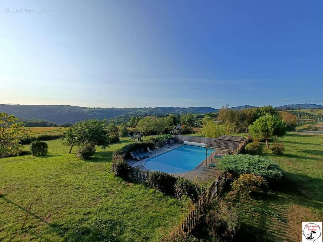 Maison 492 m² à Colombier-Le-Vieux  - photo 2