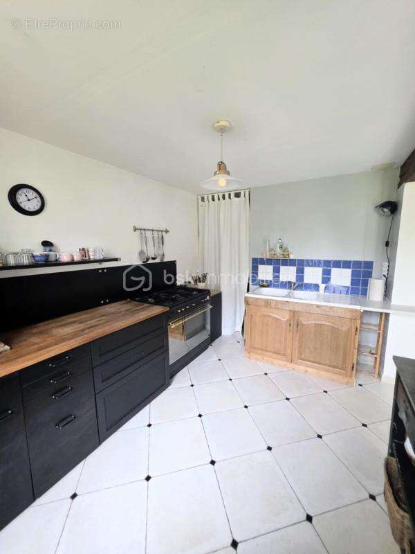 Maison à SAINTE-GAUBURGE-SAINTE-COLOMBE