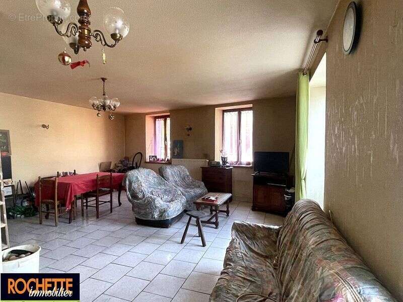 Maison 125 m² à Nervieux  - photo 3