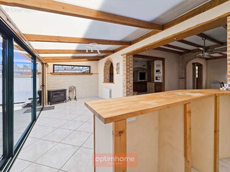 Maison 98 m² 3 chambres veranda cave complete grand garage - photo 9