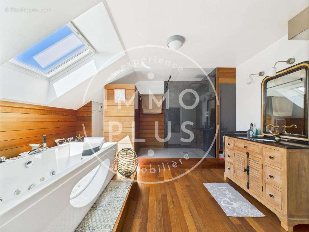 Maison à SERRIERES-EN-CHAUTAGNE