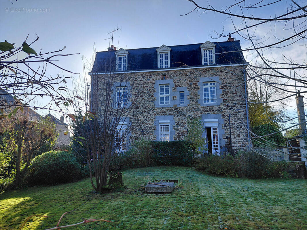 Maison à MAYENNE
