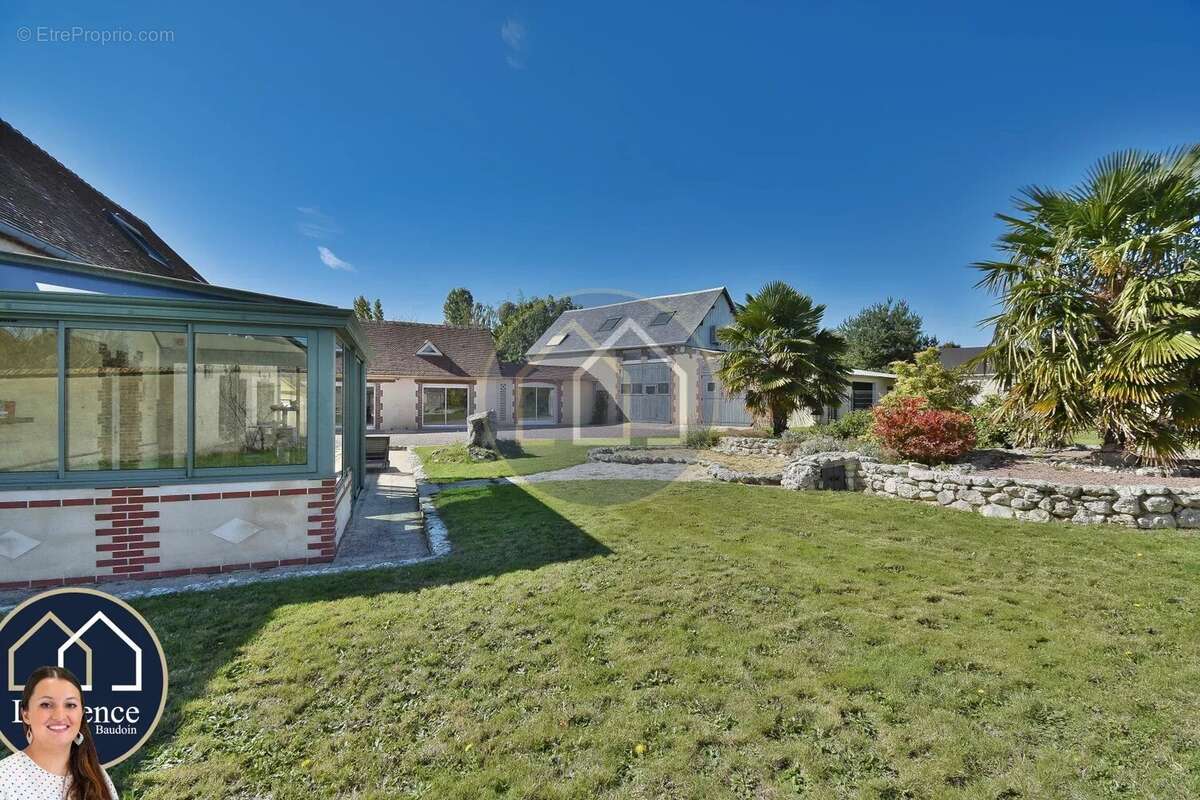 Maison à TREMBLAY-LES-VILLAGES