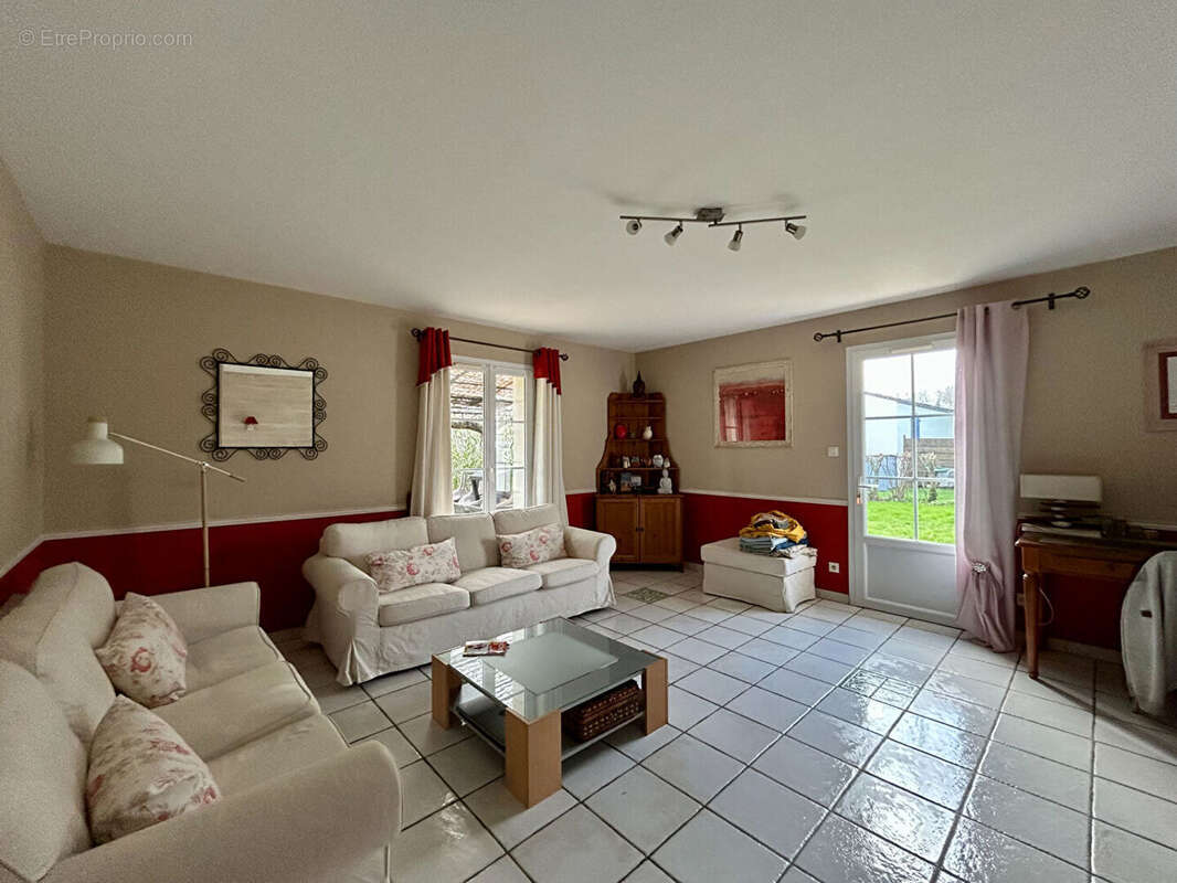 Maison à MAGNE