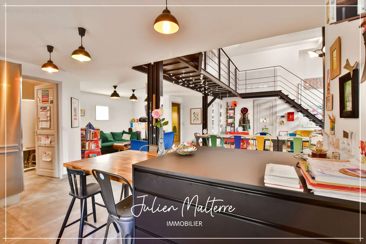 SAINT ETIENNE (42) - Exceptionnel LOFT de 165 m² avec 5 chambres et garage - Quartier Tréfilerie - photo 10