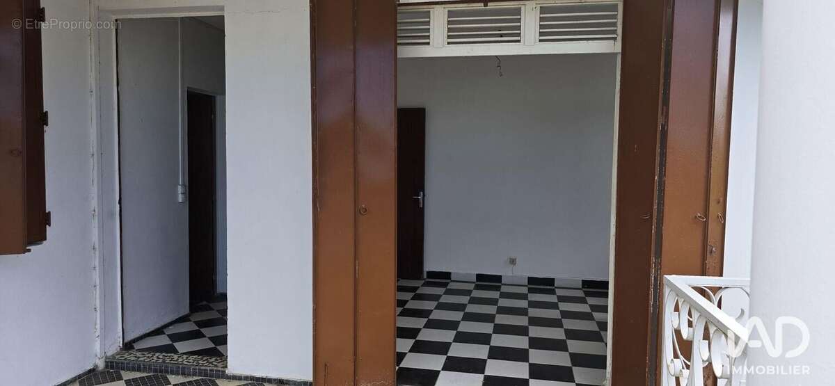 Photo 3