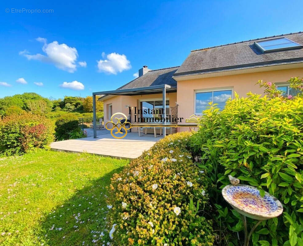Maison à LOCQUIREC