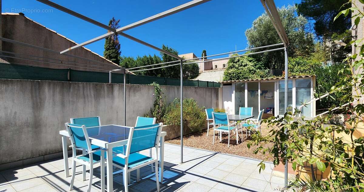 Grande maison divisée en 2 appartements - photo 11