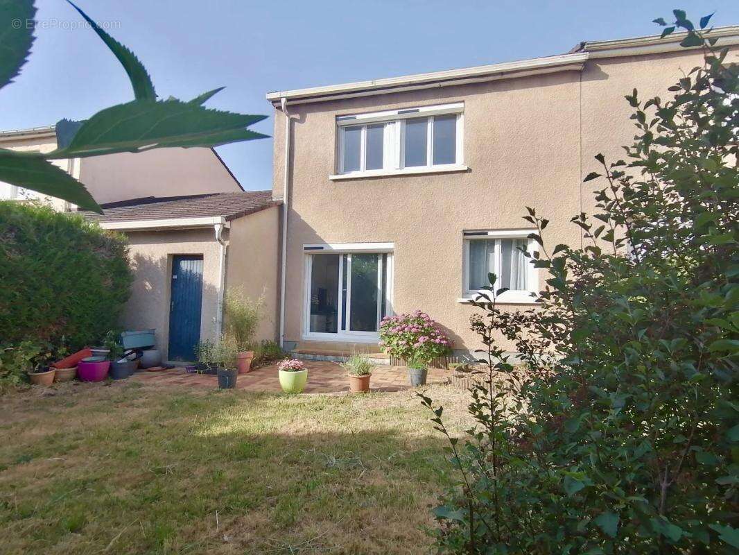 Maison 103 m² à Montigny-Le-Bretonneux  - photo 31