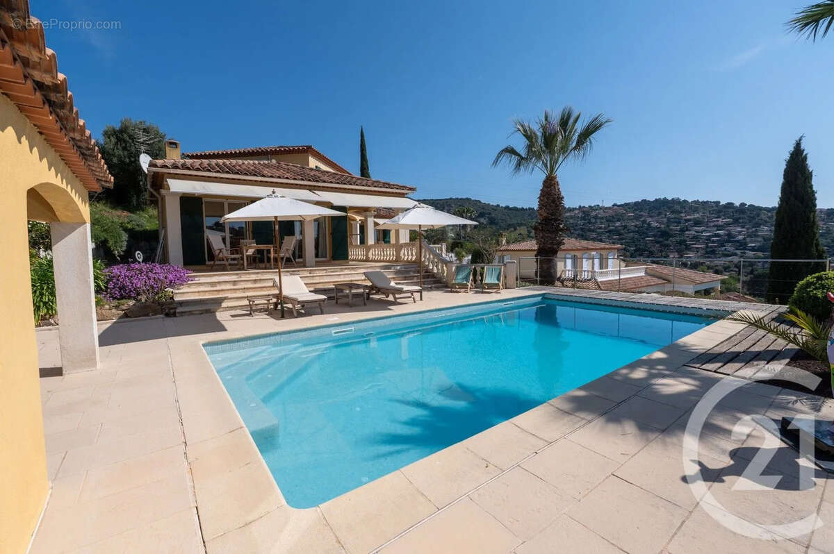Maison à BORMES-LES-MIMOSAS