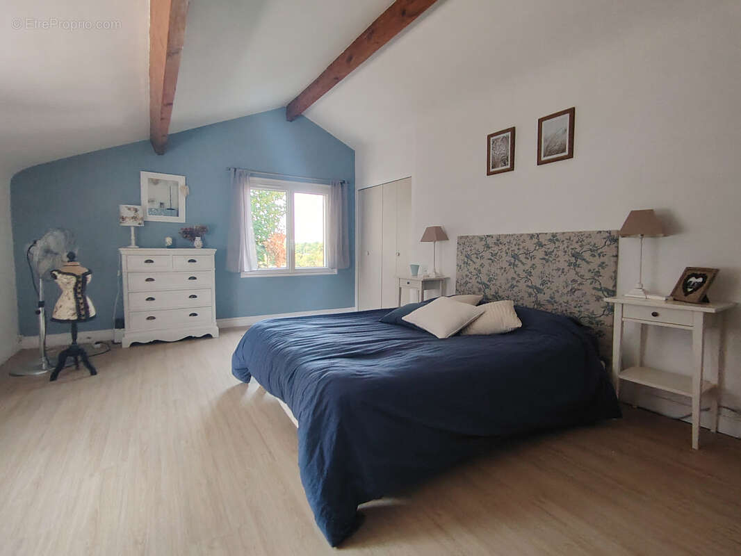 Longere 15min nord de sens, 5 chambres, 1344m2 terrain clos, grange et cave - photo 8