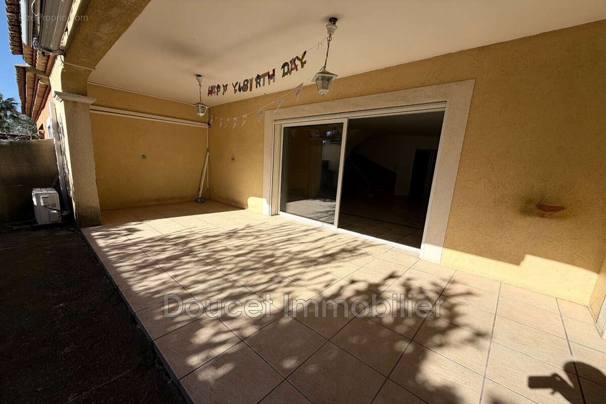 Maison à LIGNAN-SUR-ORB