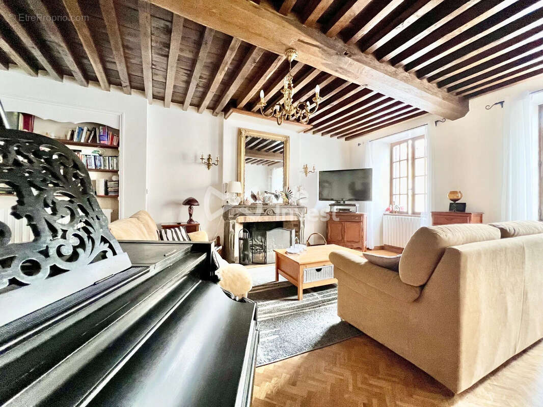 Maison 152 m² à Aigueperse  - photo 6