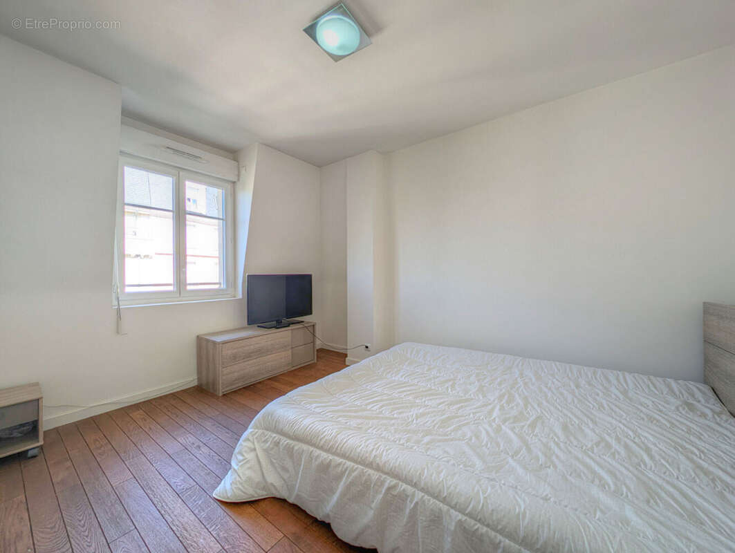 Appartement à LA GARENNE-COLOMBES