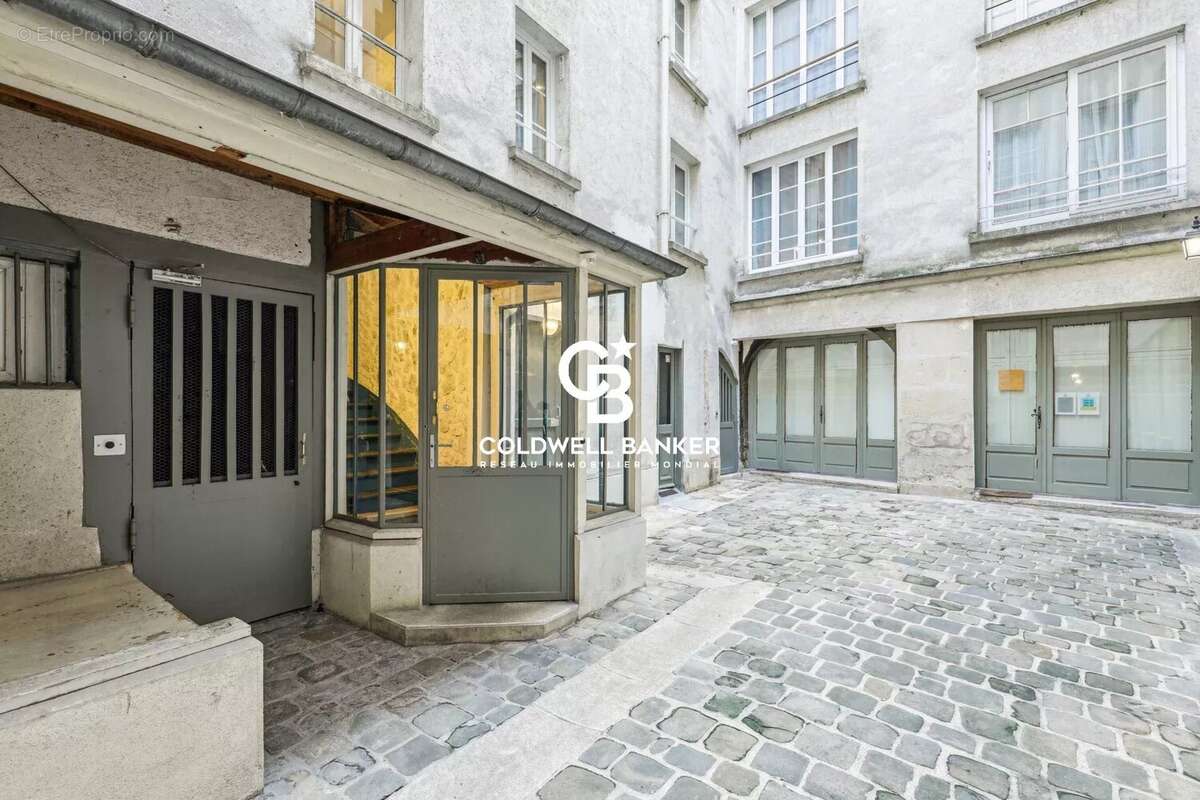 Appartement à PARIS-4E
