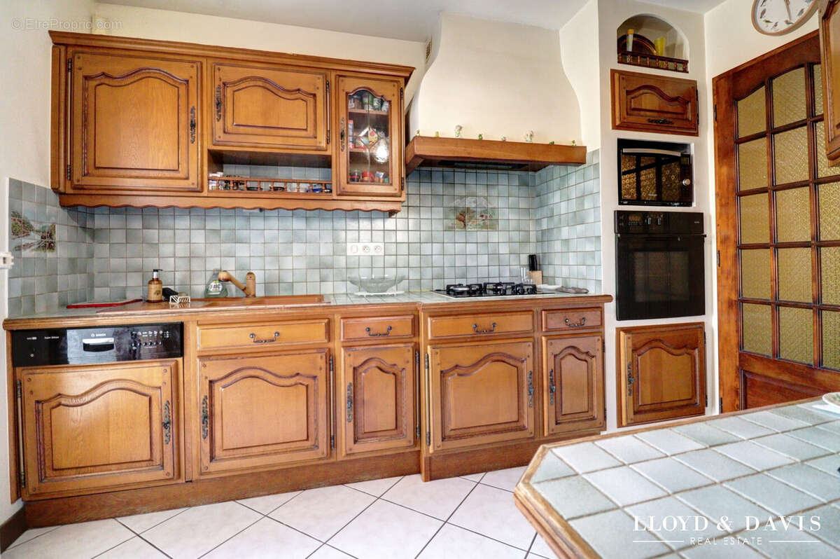Maison 170 m² à Drumettaz-Clarafond  - photo 7