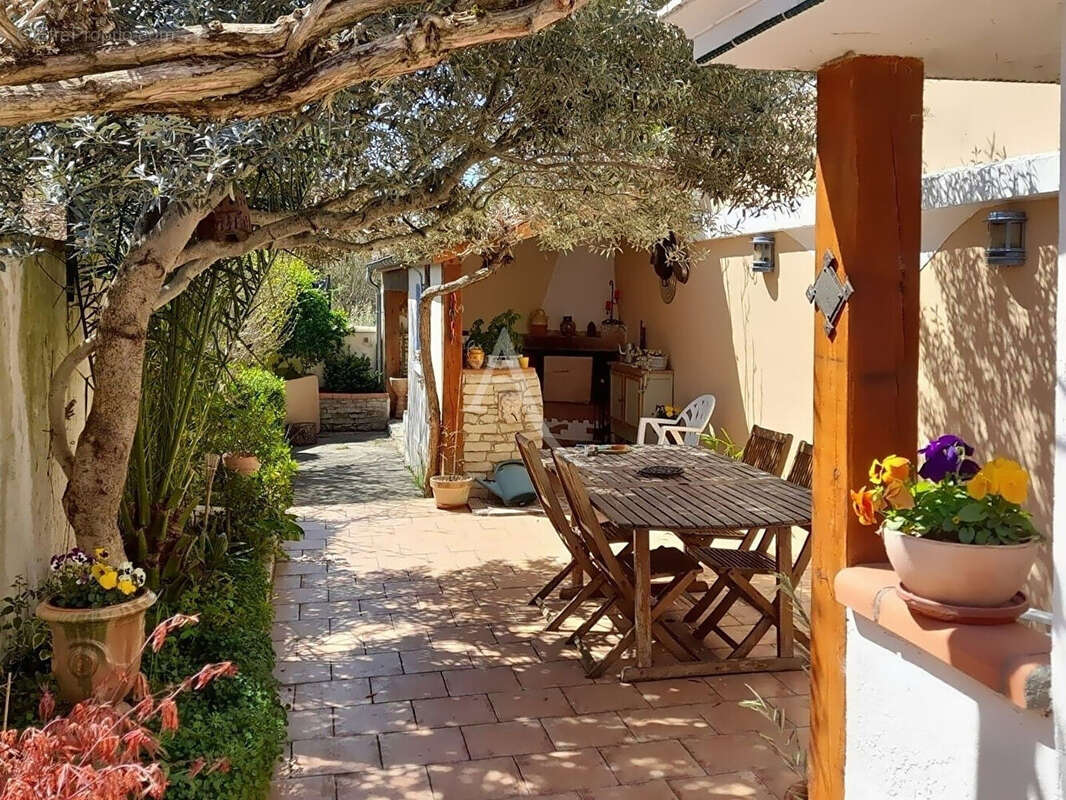 Maison à BRUGUIERES