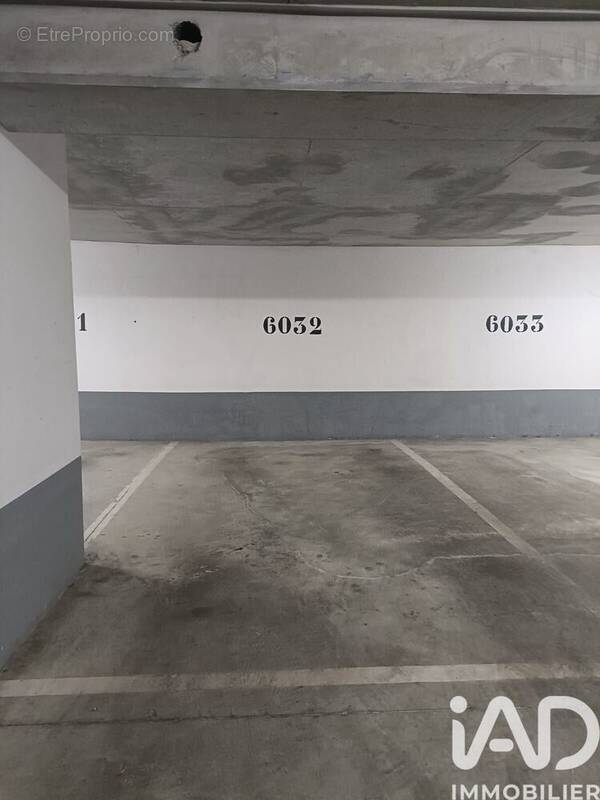 Photo 1 - Parking à CORMEILLES-EN-PARISIS