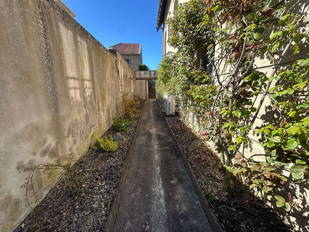 Maison à PAGNY-SUR-MOSELLE