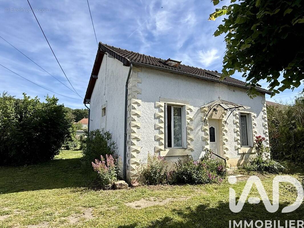 Photo 1 - Maison à SAINT-AMAND-MONTROND
