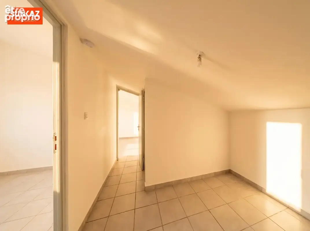Maison 4 pièces 70 m² à vendre à Saint-Pierre (97410) - photo 6
