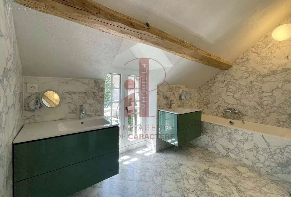 Maison à FONTAINEBLEAU