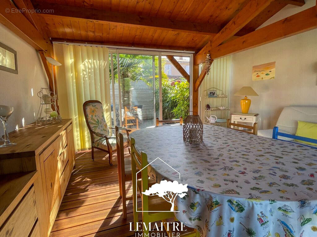 Maison à LES MATHES