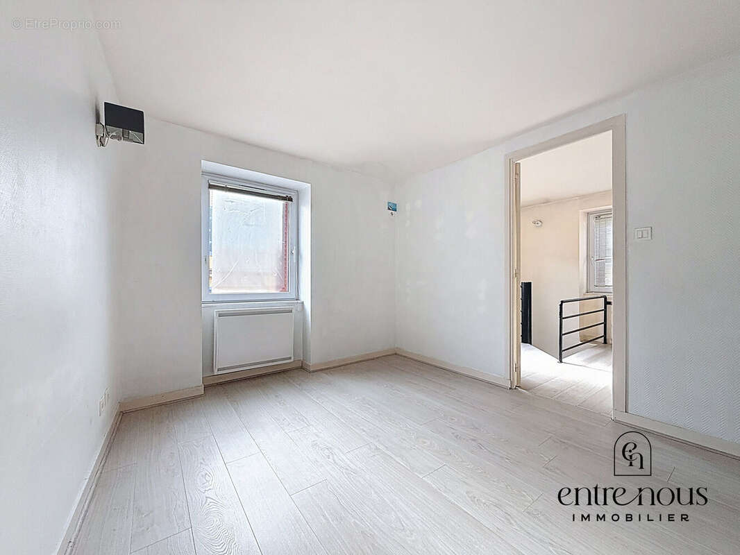 Photo 4 - Appartement à COURS-LA-VILLE