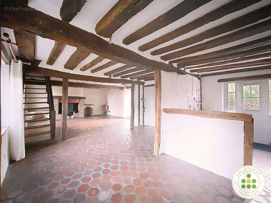 Maison à TREMBLAY-LES-VILLAGES