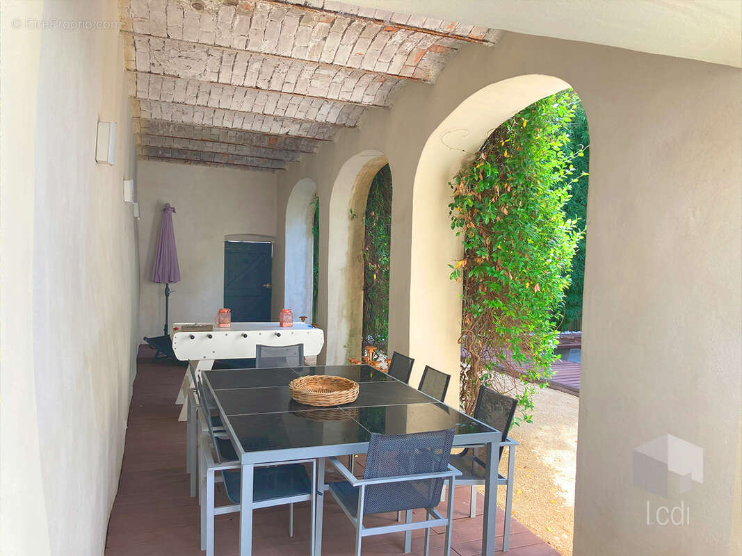 MONTELIMAR, maison de ville 350 m2 avec piscine - photo 9