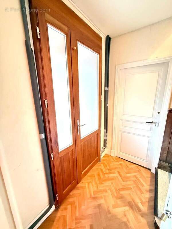   - Appartement à AX-LES-THERMES