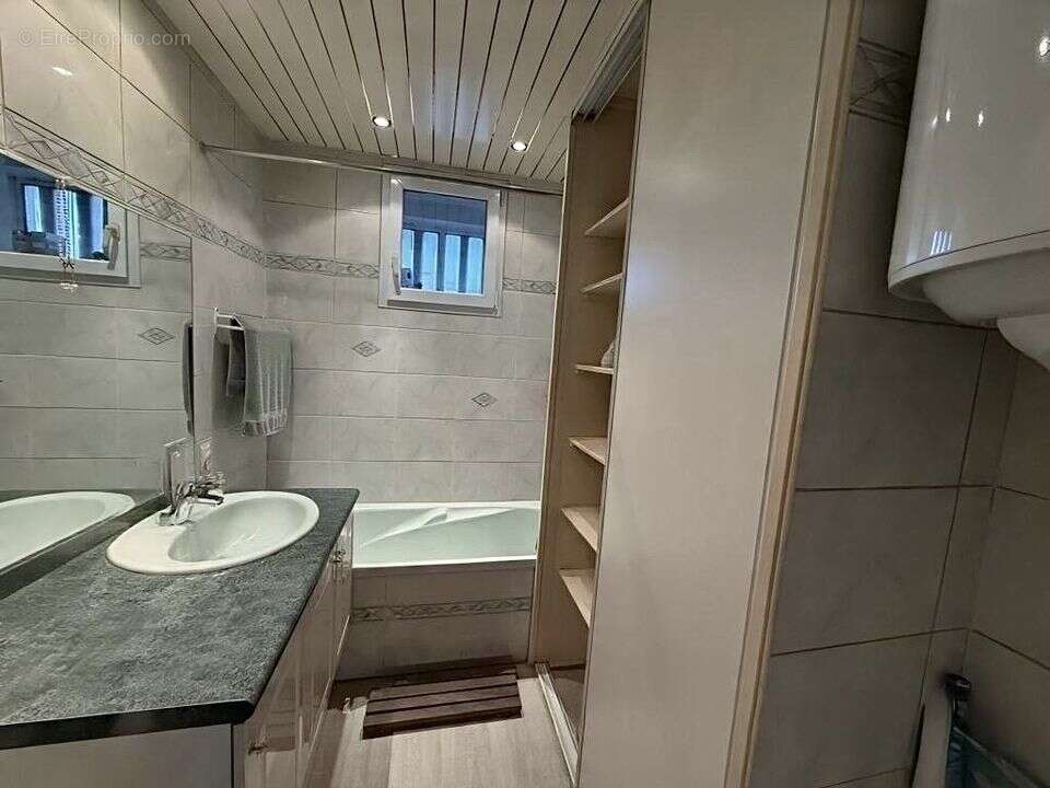 T3-Timone-salle de bain-clairimmo-13009 - Appartement à MARSEILLE-9E