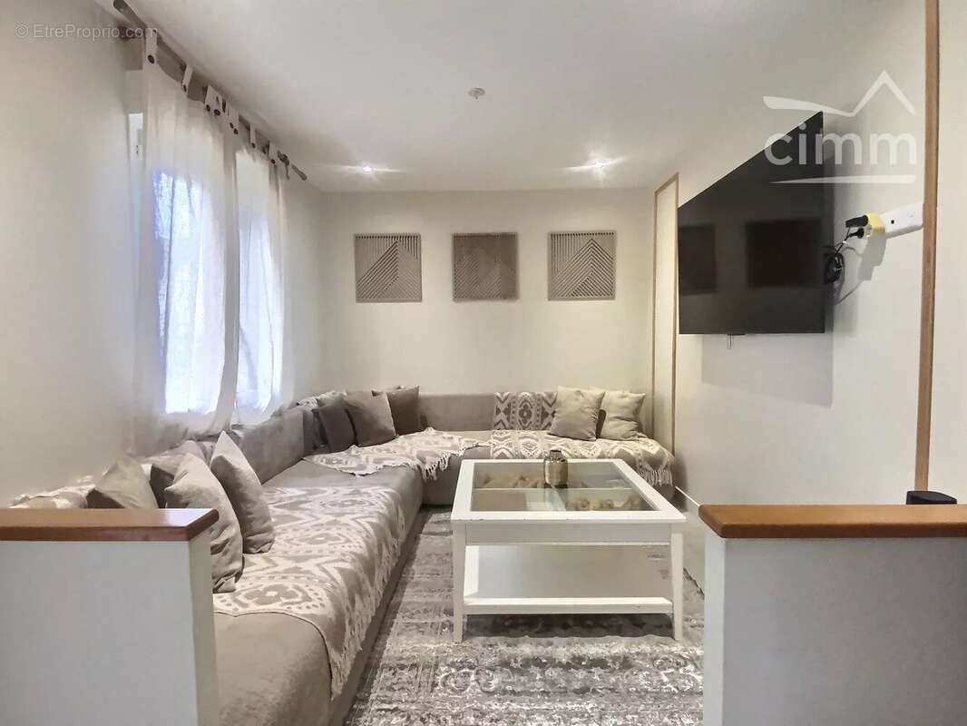 Maison à SAINT-SULPICE-DE-POMMERAY