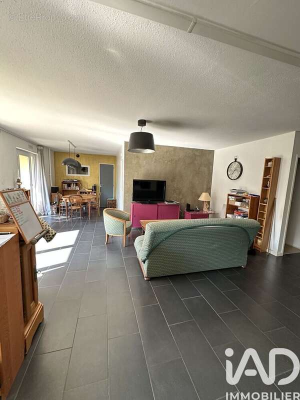 Photo 2 - Appartement à ELANCOURT