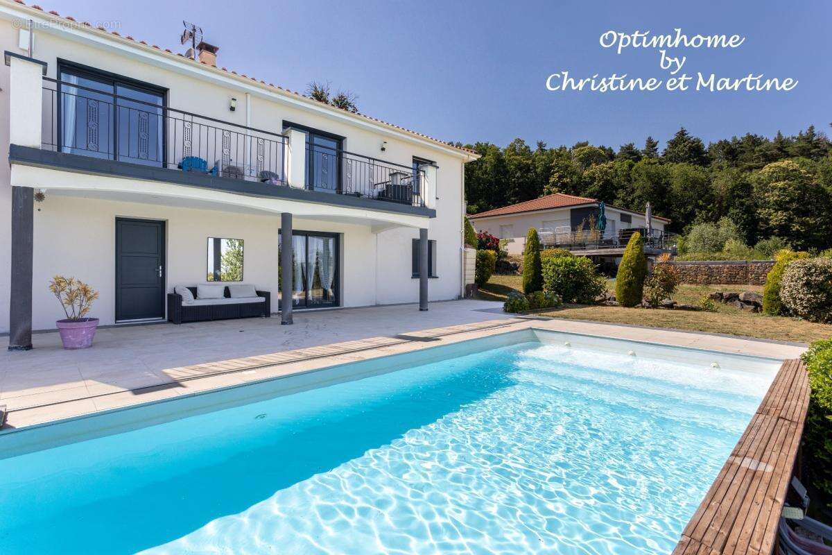 Orcines : maison contemporaine avec piscine – 192 m² – 4 chambres – terrain 715 m² - photo 15