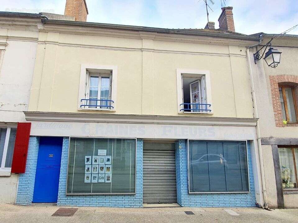Maison d'habitation et local commercial - photo 2
