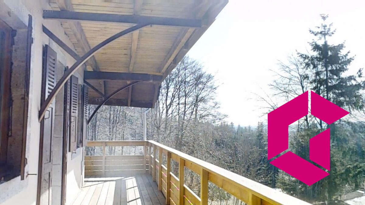 Maison à LE CHAMBON-SUR-LIGNON