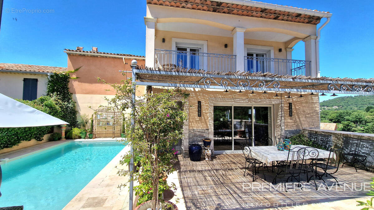 Maison à LA GARDE-FREINET