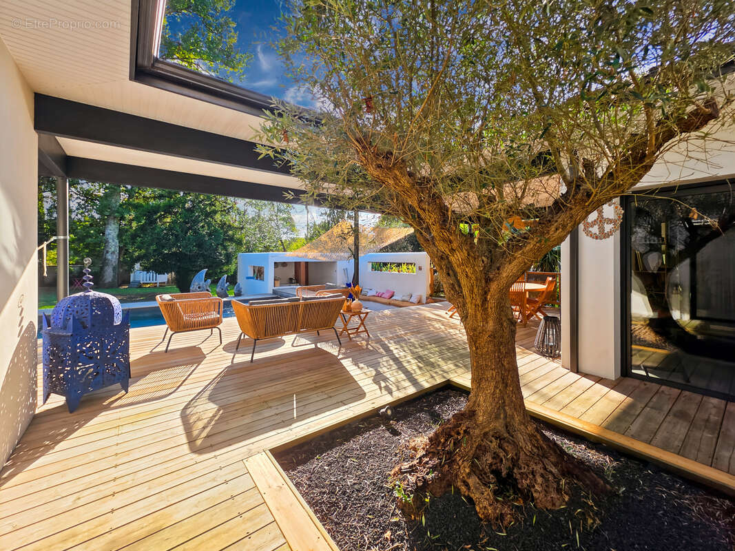 Villa contemporaine avec 5 chambres et piscine. - photo 7