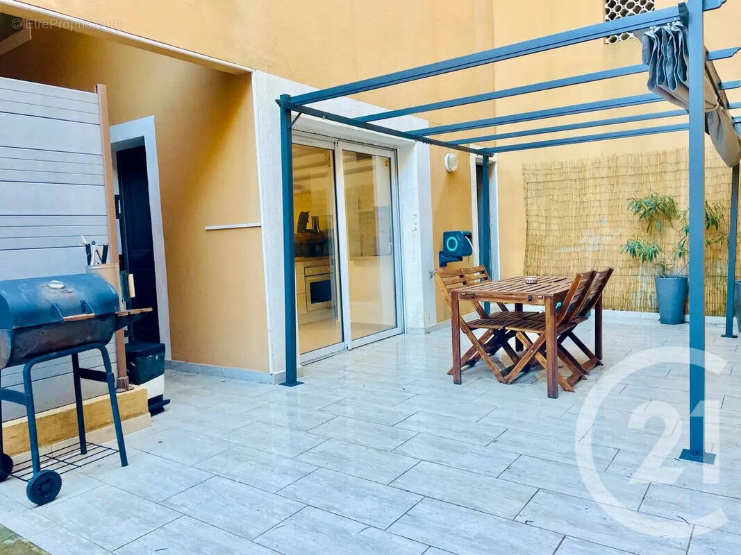Appartement à BORMES-LES-MIMOSAS